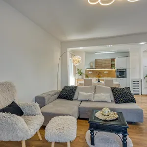 New Axel With Sea View 2025 Appartamento Rovigno